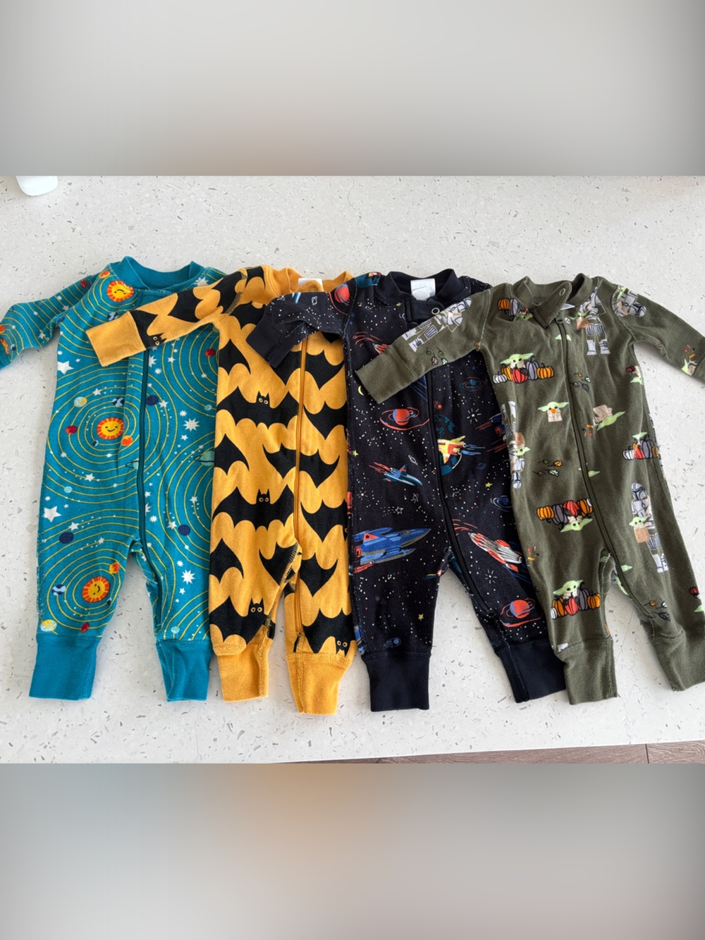 Bundle of 4 Hanna Andersson Rompers Sz 0-3 month